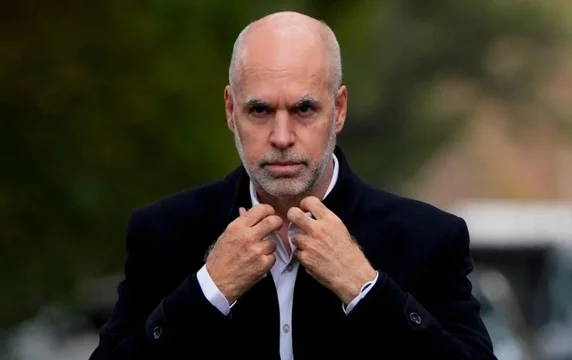 759766-rodriguez-larreta-cruzo-a-macri