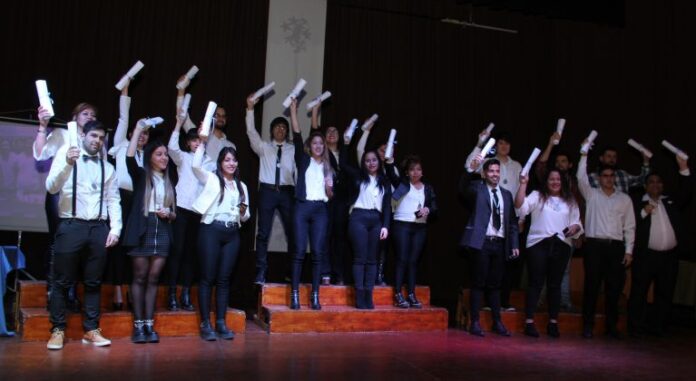 1836878-la-universidad-del-chubut-celebra-a-sus-graduados-en-rawson-madryn-y-esquel