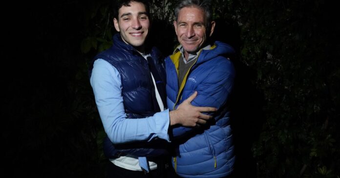 2029101-el-reencuentro-del-padre-y-el-hijo-que-no-se-vieron-10-anos-por-una-falsa-denuncia-ah68bfac3d72bca