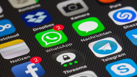 2030265-whatsapp-sufre-una-caida-global-y-miles-de-usuarios-denuncian-fallas-al-momento-de-en68bff2b117f21