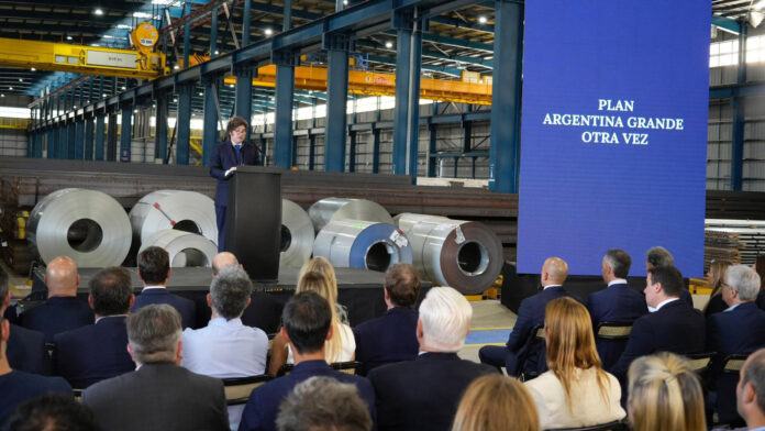 2228068-milei-presento-el-plan-argentina-grande-otra-vez