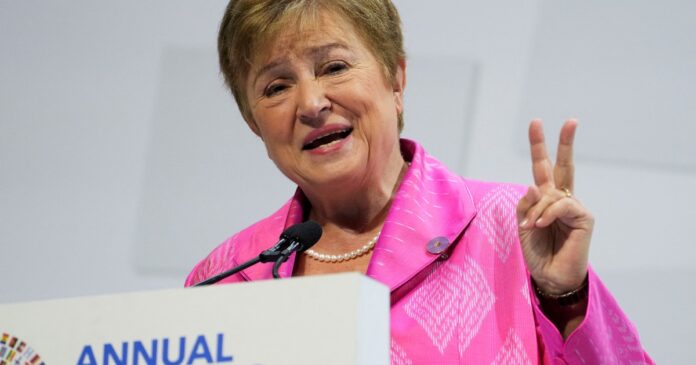 2590384-el-staff-del-fmi-empieza-a-analizar-el-caso-argentino-despues-del-cambio-con-el-dolar6942e554202c1