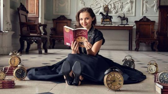 2590629-llega-a-netflix-una-nueva-serie-de-epoca-con-lujo-y-misterio-esta-basada-en-una-novel6942f62721bec