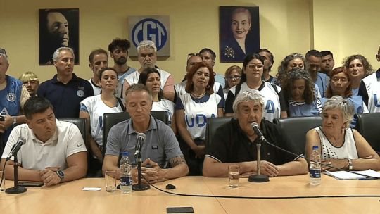 3015336-el-bloque-docente-de-la-cgt-se-planto-tras-el-paro-y-advierte-por-la-paralisis-del-sistema