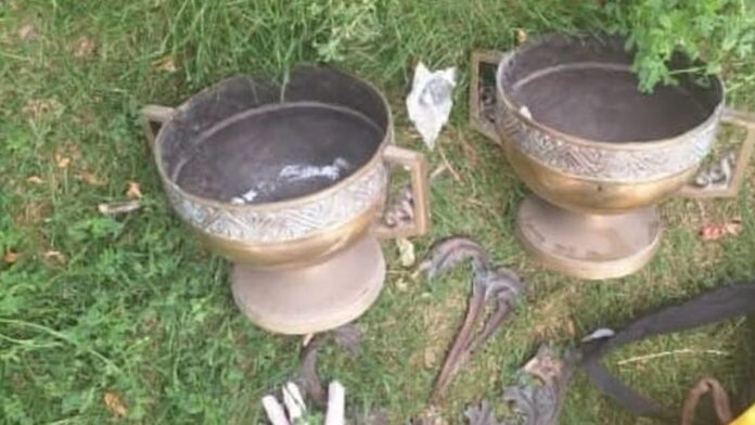 3028836-detenido-por-robar-piezas-de-bronce-en-el-cementerio