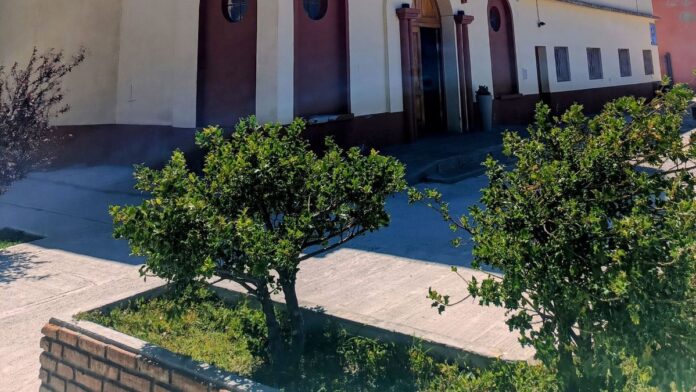 3029886-imputan-a-una-mujer-por-robar-rosarios-y-una-medalla-de-una-parroquia