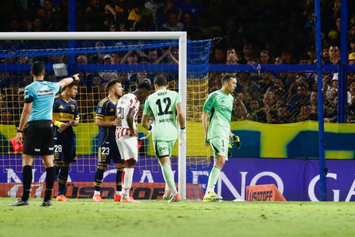 3124280-agustin-marchesin-encendio-la-alarma-en-boca-salio-lesionado-en-su-mejor-momento-y-en69c12ff480a7c