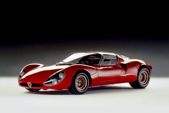 Alfa Romeo 33 Stradale, deportivo clásico italiano de los años 60, involucrado en una investigación judicial por su venta simbólica.